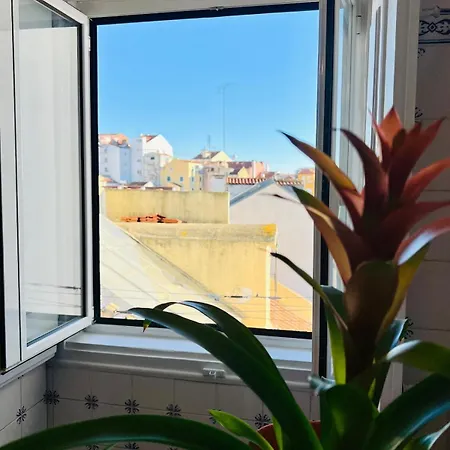 Апартаменты Cozy Near Bairro Alto