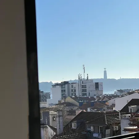 Апартаменты Cozy Near Bairro Alto Лиссабон