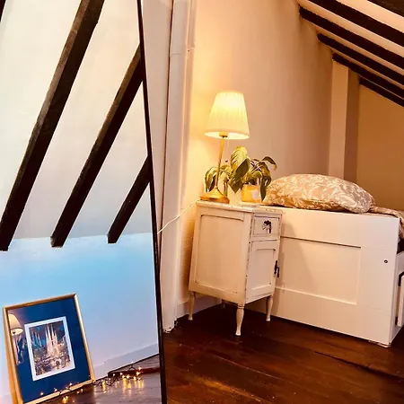 Cozy Near Bairro Alto * ליסבון