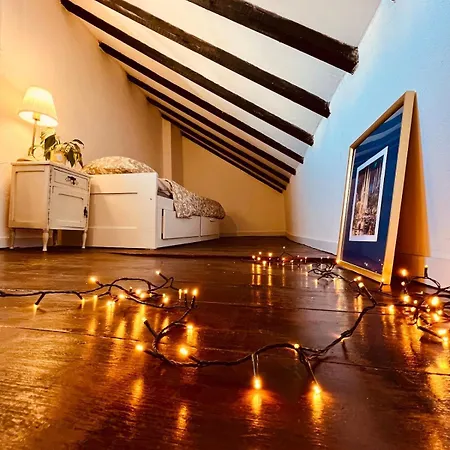 Cozy Near Bairro Alto Апартаменти Лісабон