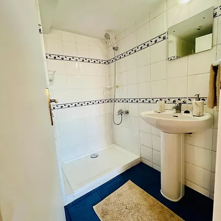 Апартаменти Cozy Near Bairro Alto